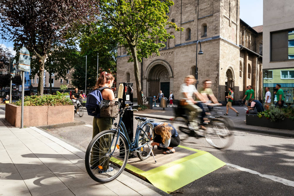 Das Stadtmöbel "Aufgepumpt" von City Decks