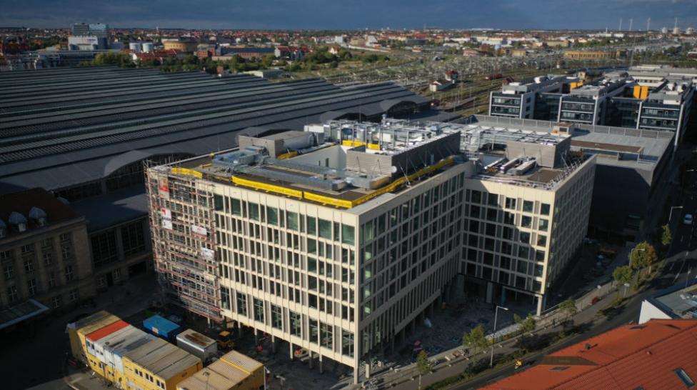 Am Hauptbahnhof Leipzig fällt das Gerüst am H-Hotels-Großprojekt